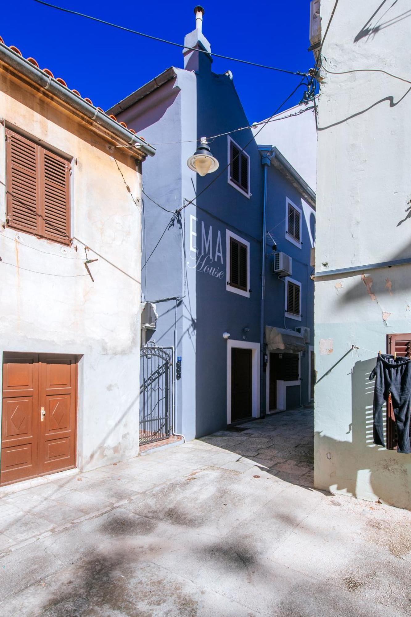 Appartamento Ema House Zara Esterno foto