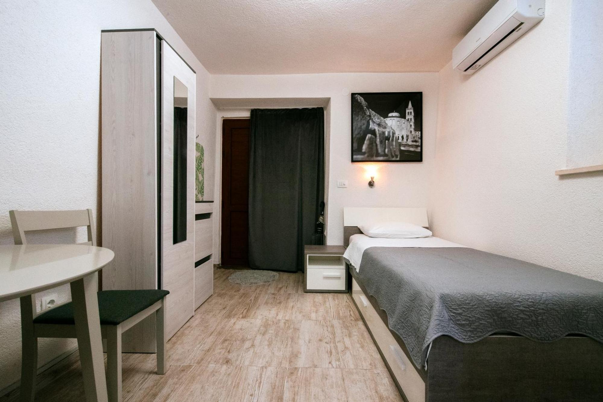 Appartamento Ema House Zara Esterno foto