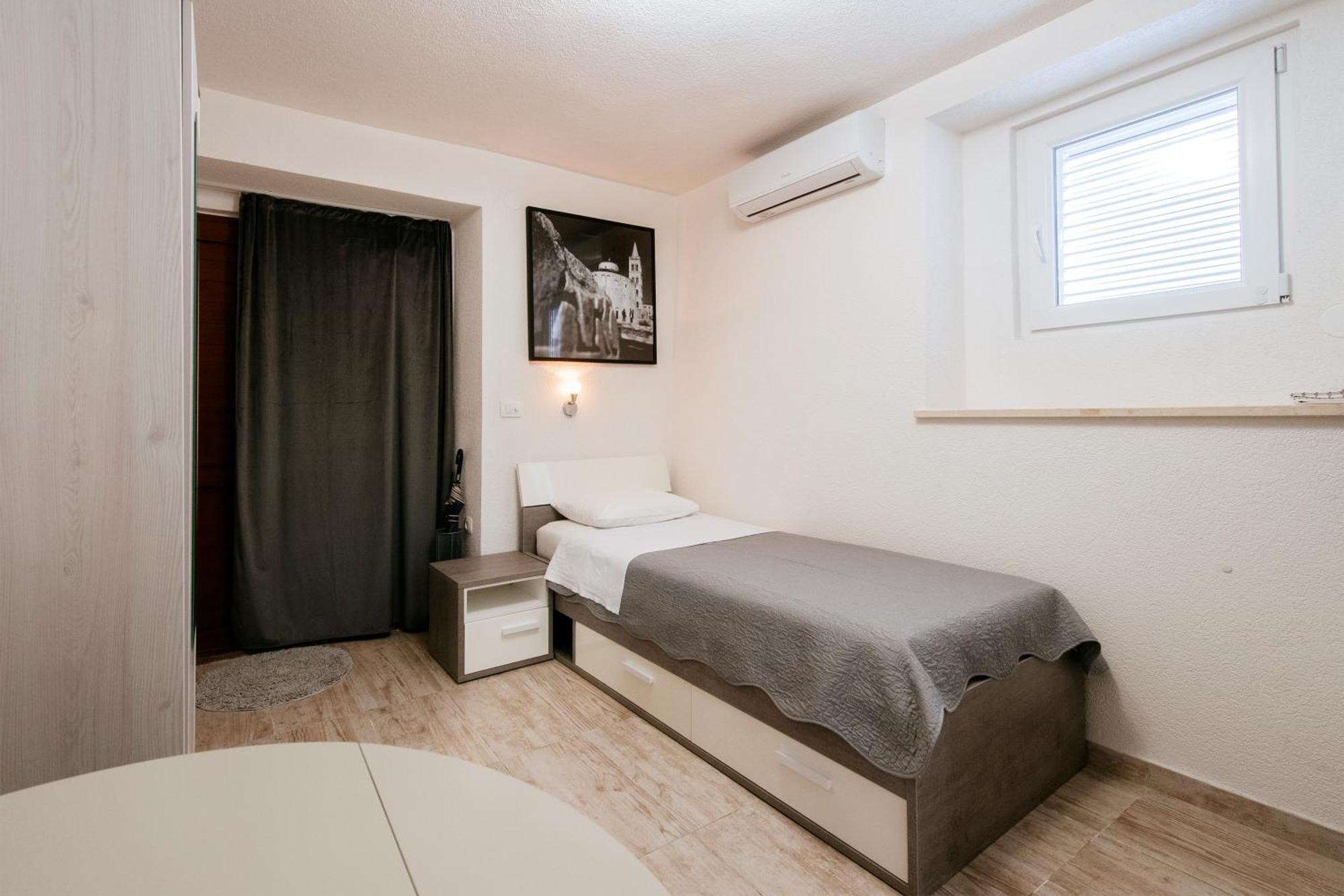 Appartamento Ema House Zara Esterno foto