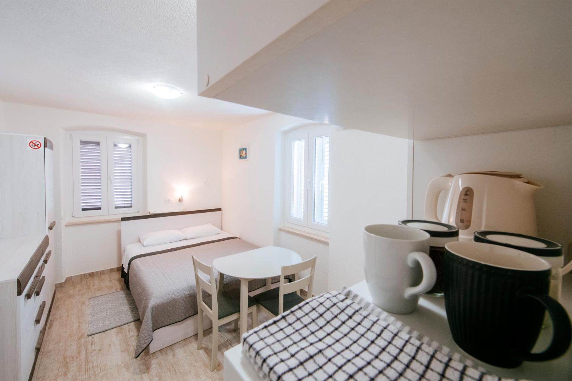 Appartamento Ema House Zara Esterno foto