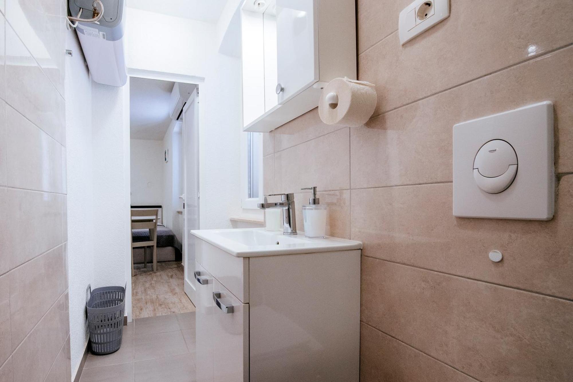 Appartamento Ema House Zara Esterno foto